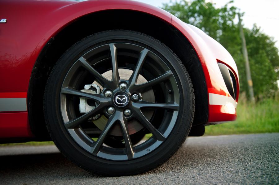  Mazda MX-5 Kuro 2012 года  (UK) (фото 24 из 54)